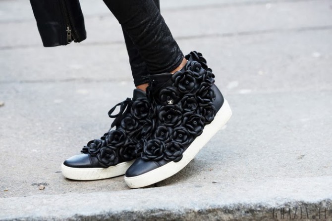 studded-hearts-london-fashion-week-streetstyle-chanel-flower-sneakers